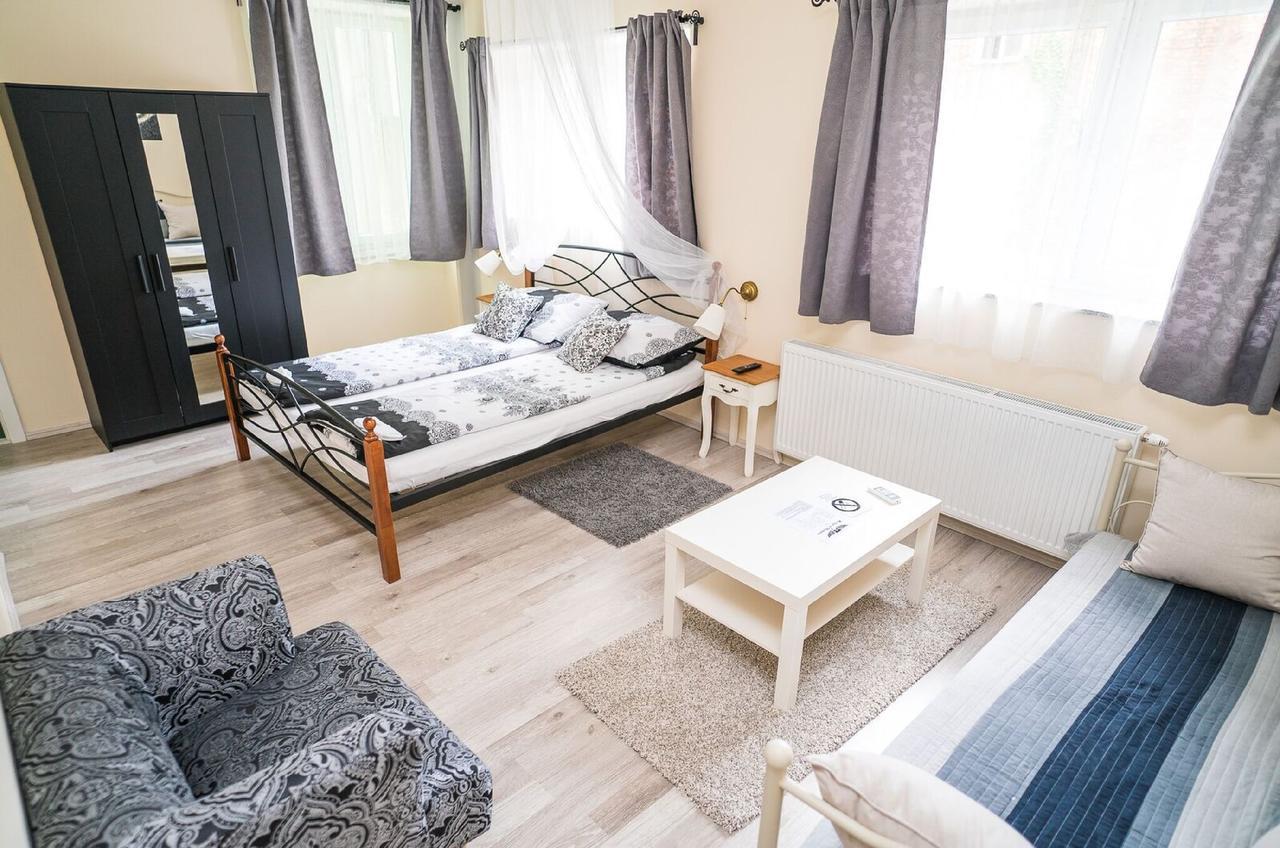 Boutique Hostel Kings N' Queens Zágráb Kültér fotó