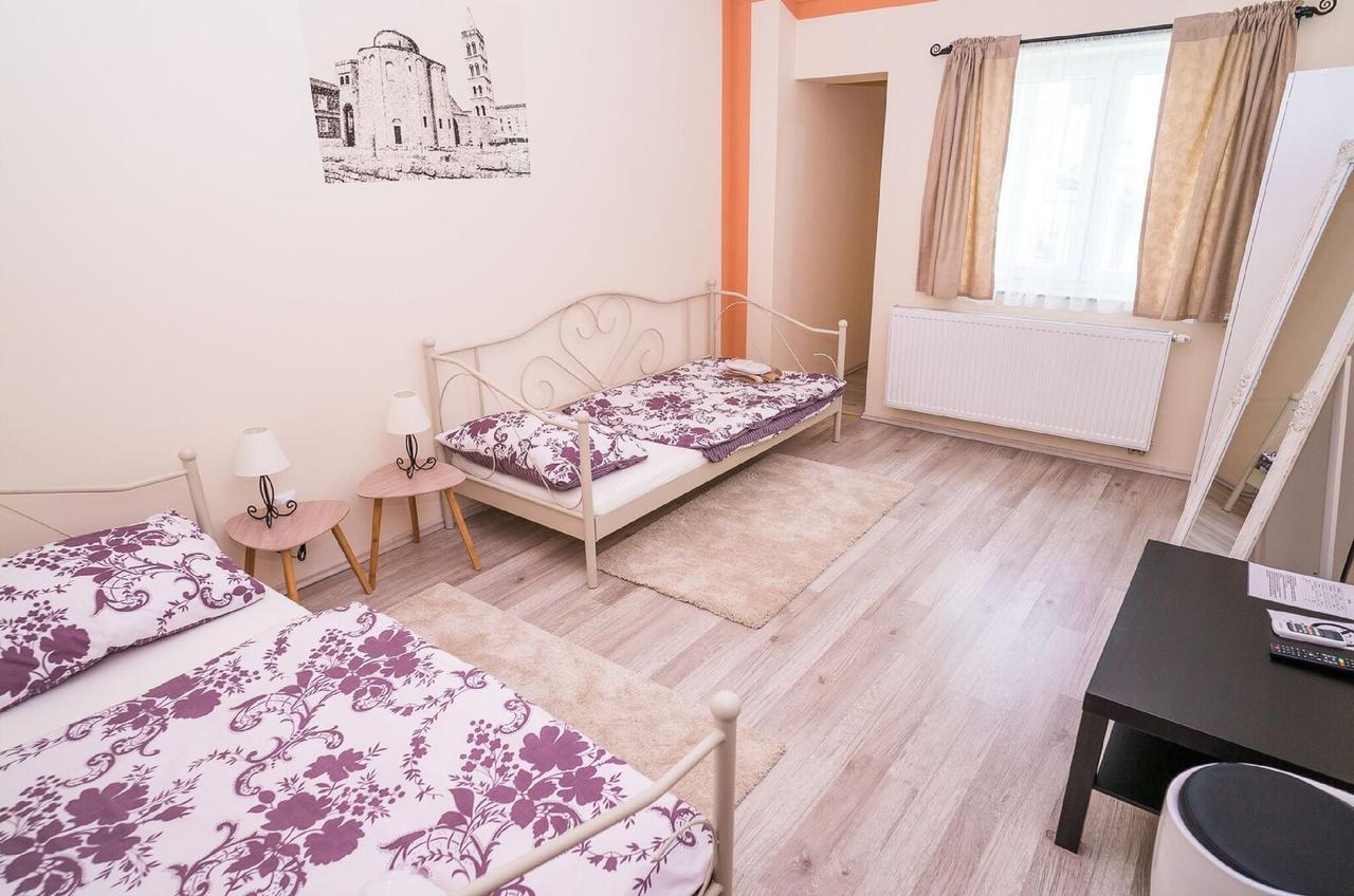 Boutique Hostel Kings N' Queens Zágráb Kültér fotó