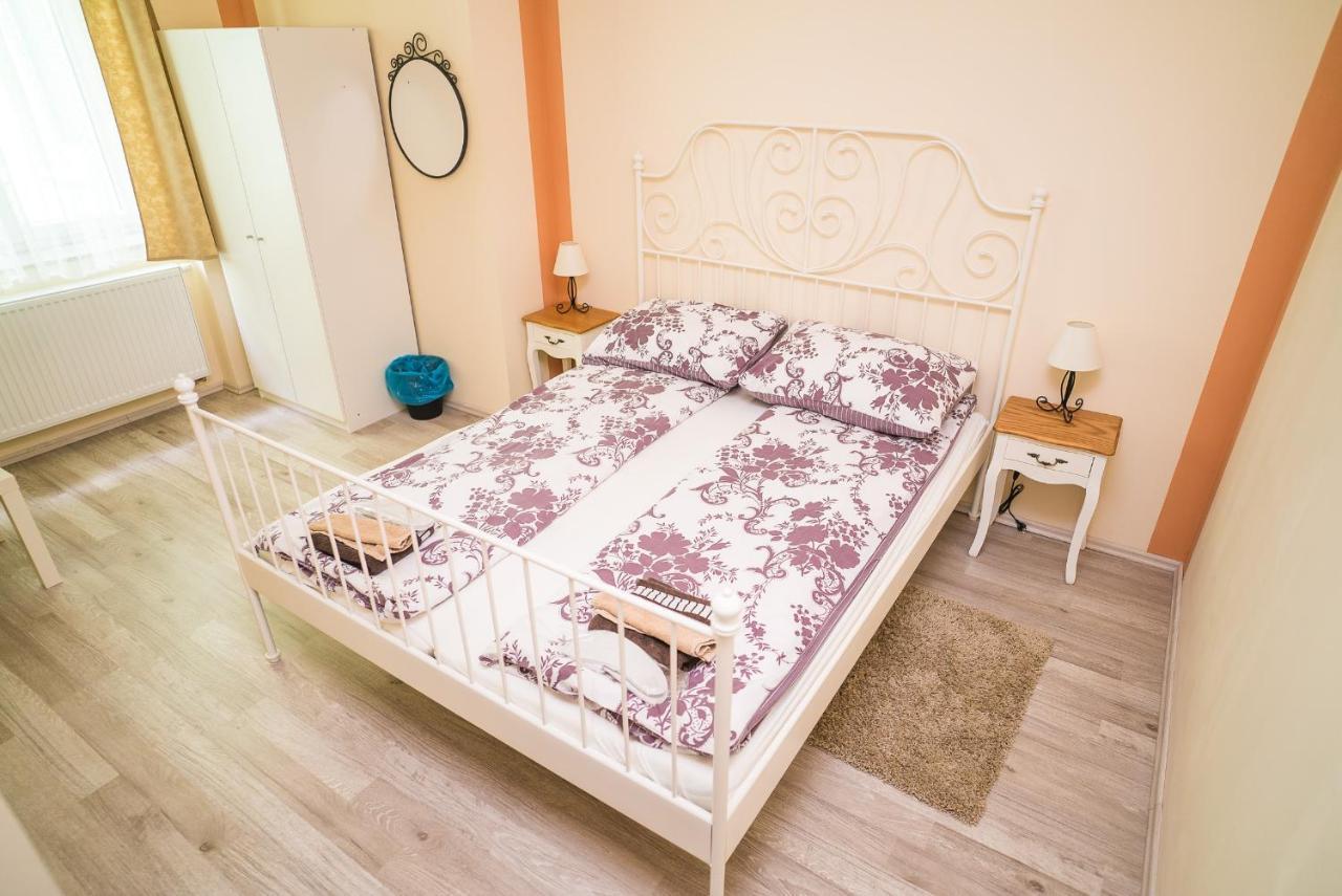 Boutique Hostel Kings N' Queens Zágráb Kültér fotó
