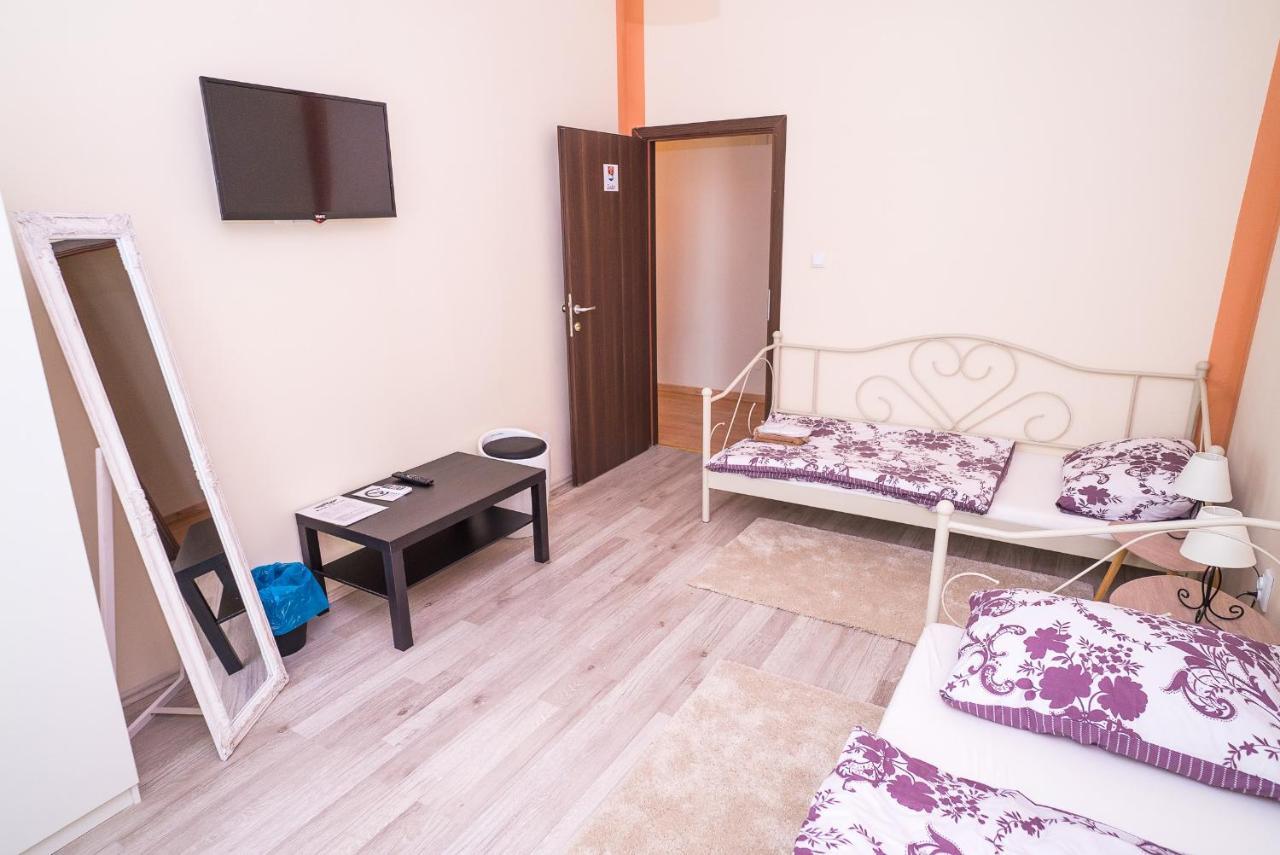 Boutique Hostel Kings N' Queens Zágráb Kültér fotó