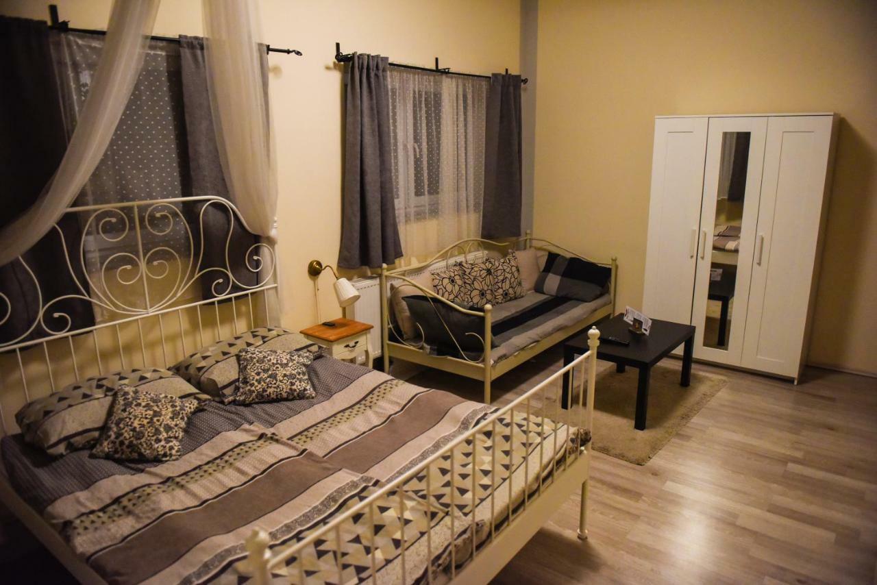 Boutique Hostel Kings N' Queens Zágráb Kültér fotó
